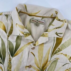 Tommy Bahama Mens Medium 100% Silk Tropical Leaf Camp Shirt Cream Green Gold